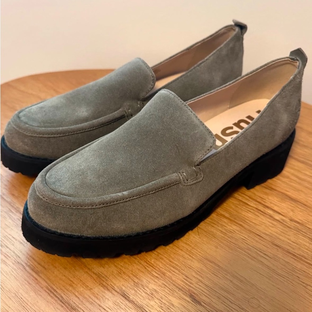 Hush Puppies Olive Suede Loafers Women size 10